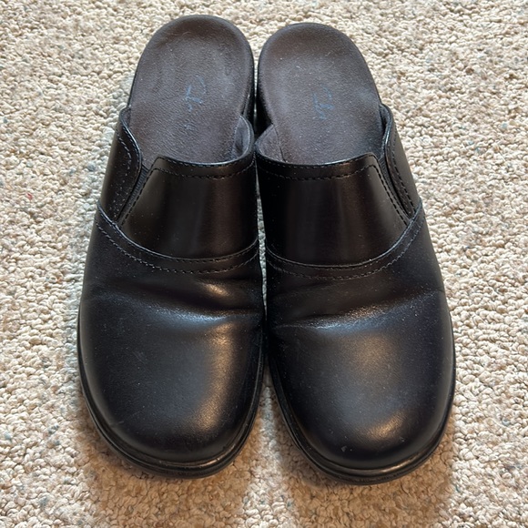 Clarks - Picture 2 of 4